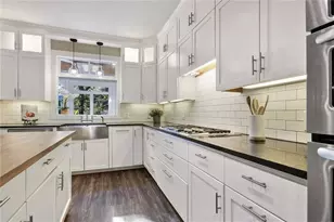 930 Manchester Pl, Sandy Springs, GA 30328 - Photo 14