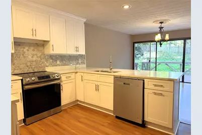 1302 Colony Dr, Marietta, GA 30068 - Photo 4