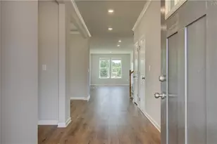 301 Arnewood Cir, McDonough, GA 30253 - Photo 4