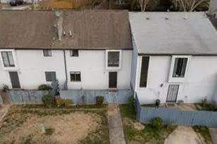 273 Country Club Dr, Jonesboro, GA 30238 - Photo 2
