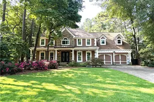 11820 Highland Colony Dr, Roswell, GA 30075 - Photo 2