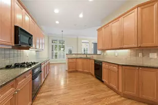 5826 Riverstone Cir, Atlanta, GA 30339 - Photo 8