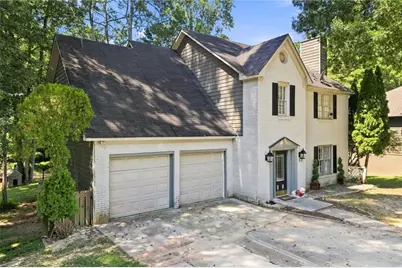 562 Black Creek Drive, Lawrenceville, GA 30044 - Photo 2