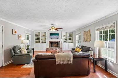 1075 Wesley Park Drive SW, Marietta, GA 30064 - Photo 4