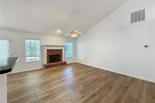 3385 Stoneleigh Run Dr, Buford, GA 30519 - Photo 4