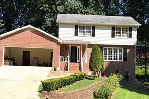 574 Hickory Hills Ct, Stone Mountain, GA 30083 - Photo 2