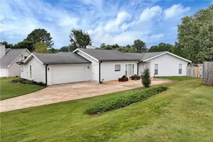 5640 Raintree Trce, Oakwood, GA 30566 - Photo 1