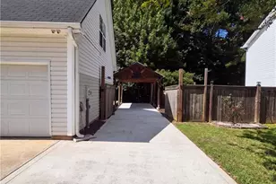 709 Sunny Field Ln, Lawrenceville, GA 30043 - Photo 26