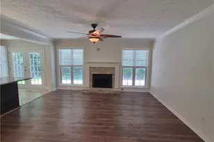 709 Sunny Field Ln, Lawrenceville, GA 30043 - Photo 8