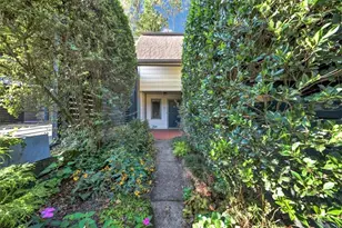 46 Forrest Pl, Sandy Springs, GA 30328 - Photo 4