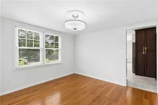 800 Glenairy Dr, Sandy Springs, GA 30328 - Photo 10