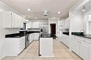 715 Lake Top Way, Roswell, GA 30076 - Photo 4