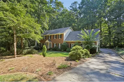 1090 Applecross Drive, Roswell, GA 30075 - Photo 2