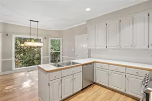 1090 Applecross Dr, Roswell, GA 30075 - Photo 32