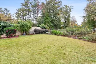 125 Claridge Dr, Atlanta, GA 30342 - Photo 34