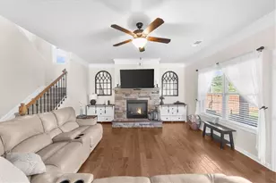 4020 Raccoon Ln, Cumming, GA 30028 - Photo 2