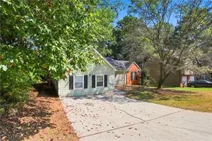 1586 Elizabeth Ln, Hampton, GA 30228 - Photo 2