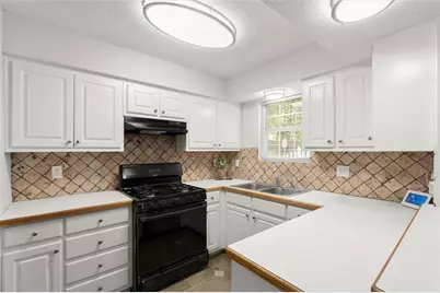 573 Picketts Bend Court, Marietta, GA 30008 - Photo 4