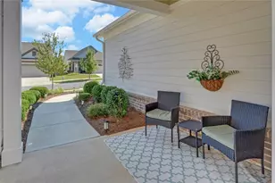 5663 Villa Crest Dr, Hoschton, GA 30548 - Photo 4