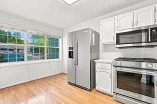 1340 N Crossing Dr NE, Atlanta, GA 30329 - Photo 8