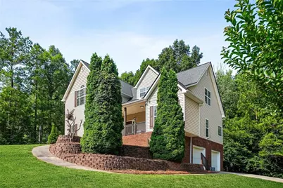 176 Oak Leaf Drive, Carrollton, GA 30116 - Photo 1