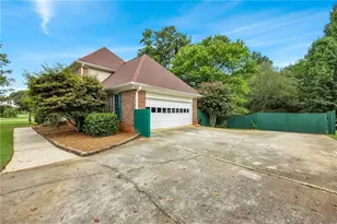 4002 Camary Dr, Conyers, GA 30094 - Photo 4