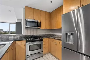 3338 Peachtree Rd NE, Atlanta, GA 30326 - Photo 10