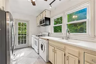 1075 Center Street W, Atlanta, GA 30318 - Photo 6