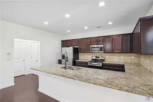 5770 Rialto Way, Cumming, GA 30040 - Photo 8