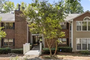 611 Barrington Hills Dr, Sandy Springs, GA 30350 - Photo 8