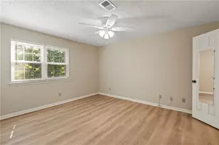611 Barrington Hills Dr, Sandy Springs, GA 30350 - Photo 26