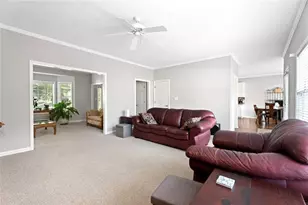 725 Somerset Vale Dr, Lawrenceville, GA 30044 - Photo 10