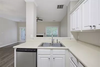 7076 Biltmore Trace, Lithonia, GA 30058 - Photo 10