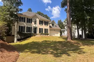 180 Shyrewood Dr, Lawrenceville, GA 30043 - Photo 2