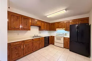 103 Saddlebrook Ct, Lagrange, GA 30240 - Photo 2