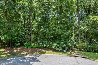5018 Castlewood Drive, Lilburn, GA 30047 - Photo 8