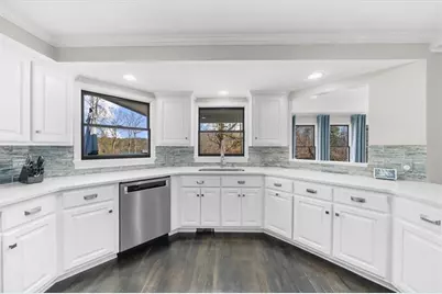 6313 Shoreland Circle, Buford, GA 30518 - Photo 22