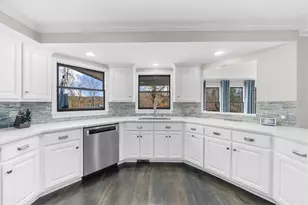 6313 Shoreland Cir, Buford, GA 30518 - Photo 22