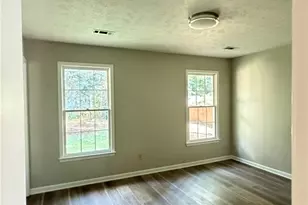8744 Collins Dr, Jonesboro, GA 30236 - Photo 18