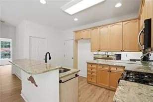 4025 Eyrie Farms Ln, Cumming, GA 30041 - Photo 8