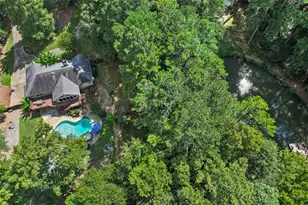 127 Caracas Dr, Woodstock, GA 30188 - Photo 2
