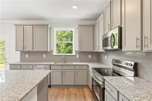 7376 Rocklin Ln, Flowery Branch, GA 30542 - Photo 14