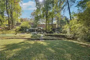 2073 E Roxboro Rd NE, Brookhaven, GA 30324 - Photo 2