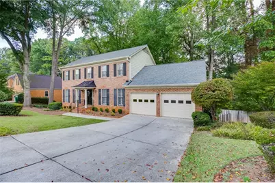 766 Chesterfield Drive, Lawrenceville, GA 30044 - Photo 2