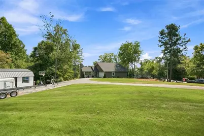 8915 Bay Lane, Gainesville, GA 30506 - Photo 4