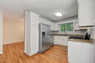 1009 Cobb Place Manor Dr, Marietta, GA 30066 - Photo 8