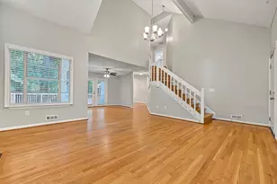 1009 Cobb Place Manor Dr, Marietta, GA 30066 - Photo 4