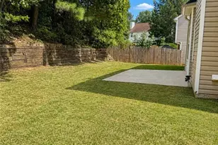 564 Martin Forest Ln, Lawrenceville, GA 30045 - Photo 12
