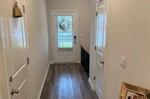 5542 Plain Field Ln, Lilburn, GA 30047 - Photo 4
