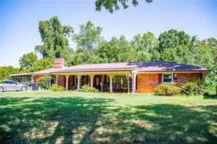 140 Bobs Dr, Mableton, GA 30126 - Photo 2
